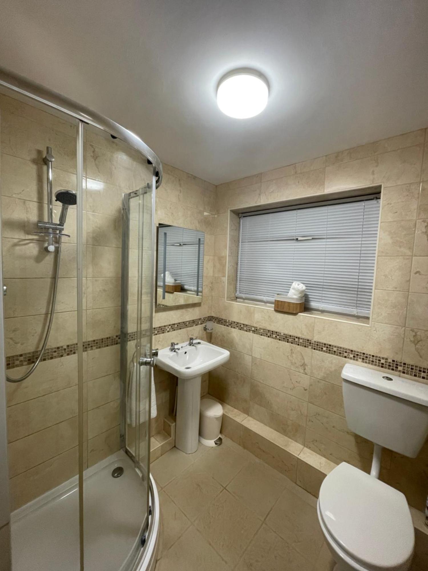 Look No Further Gorgeous Newly Renovated Contemporary Chalet Sandown Bay Holiday Centre Extérieur photo