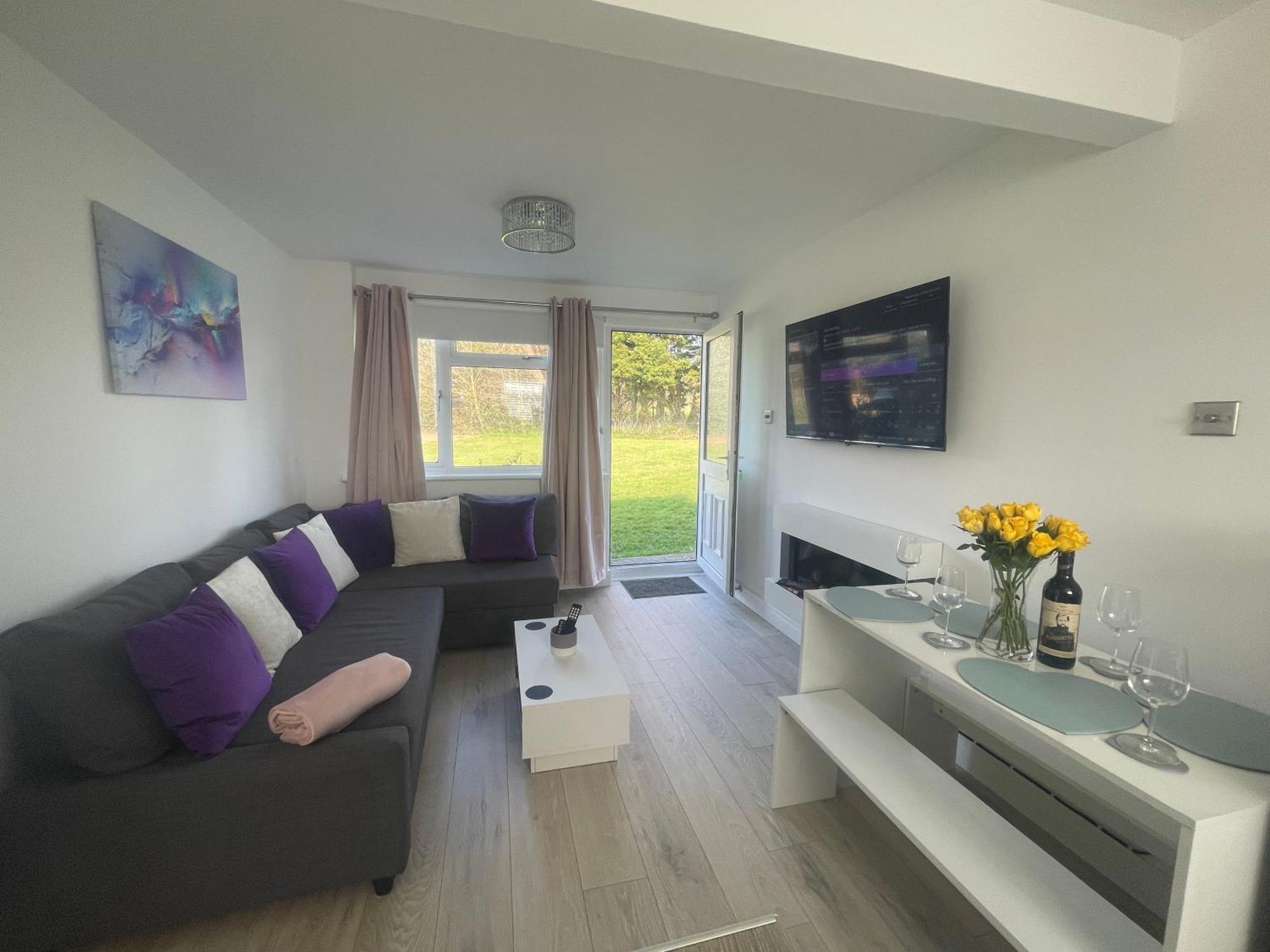 Look No Further Gorgeous Newly Renovated Contemporary Chalet Sandown Bay Holiday Centre Extérieur photo